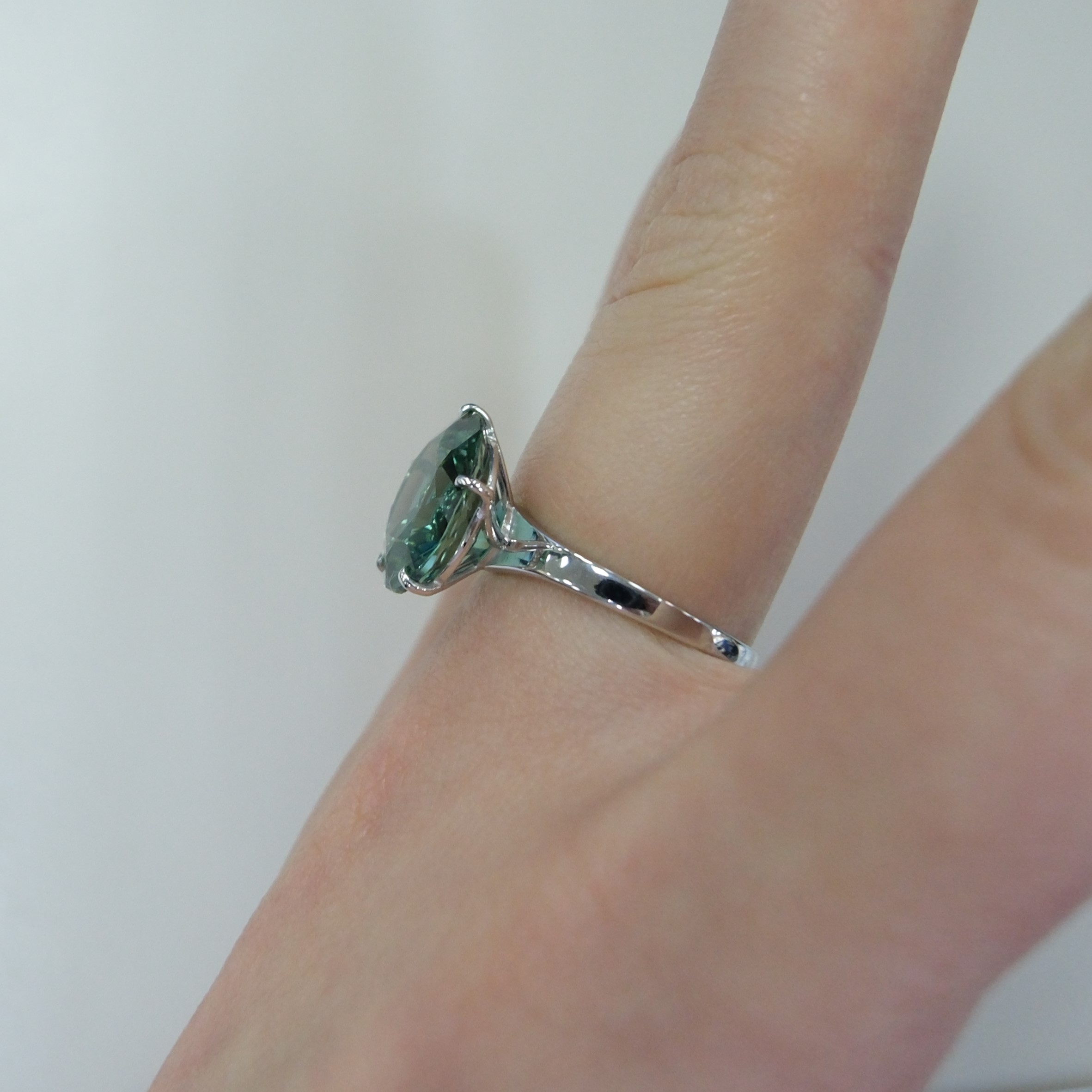 Серебряное кольцо с празиолитом
